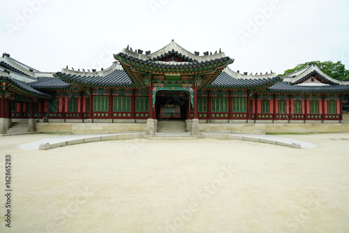            Changdeokgung 