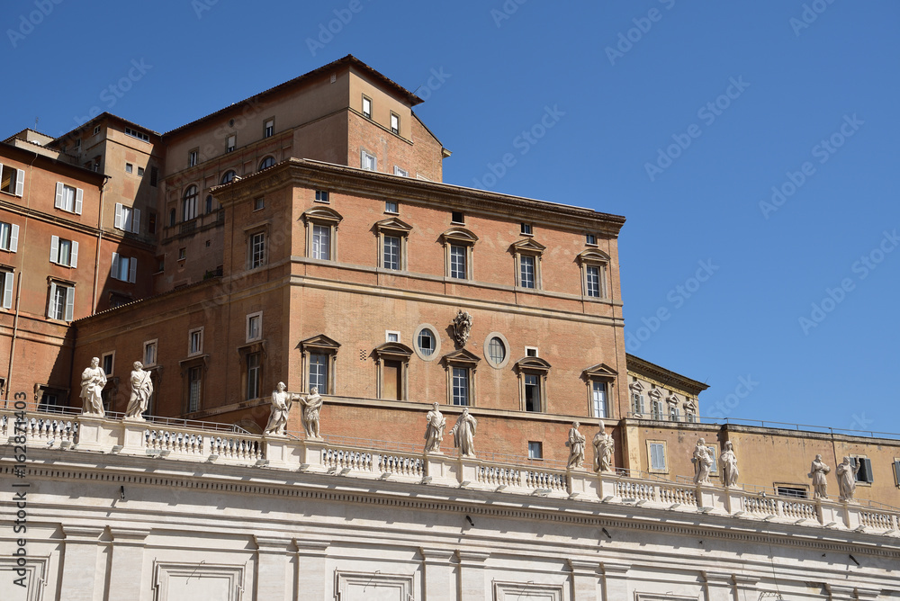 Petersplatz mit Gebäuden | Vatikan