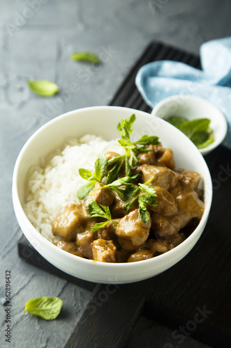 Thai curry with pork and peanut butter