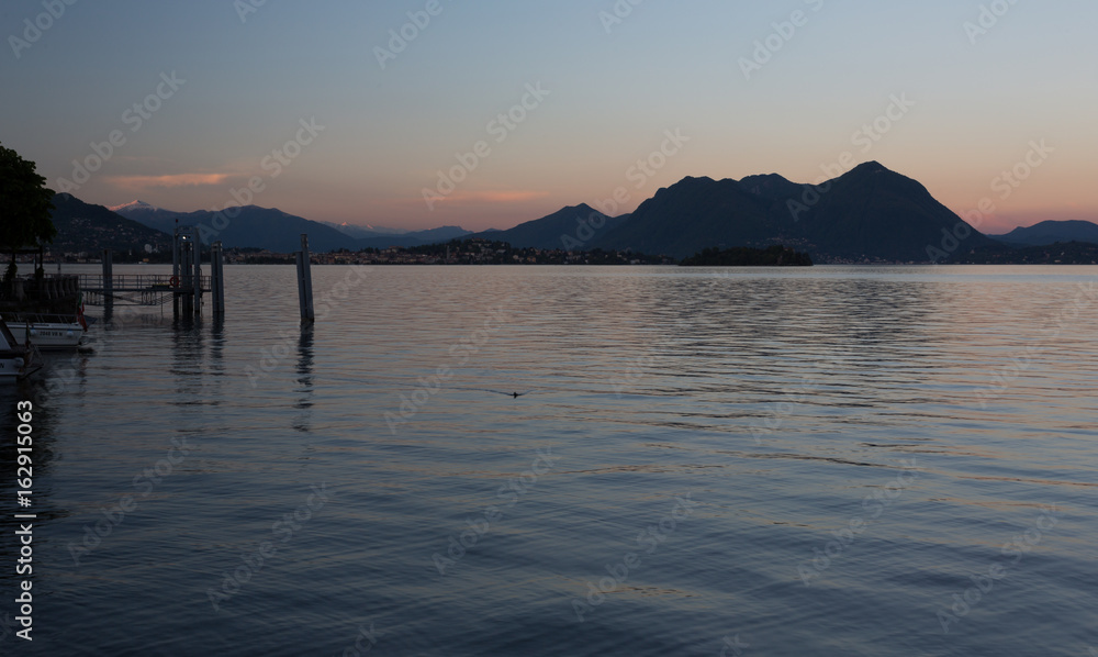 Coucher de soleil sur le lac majeur depuis Baveno