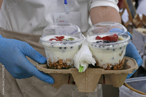 Paraffin muesli with yoghurt and fruit