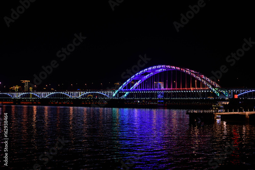 il ponte fuxing al fiume qiantang di hangzhou