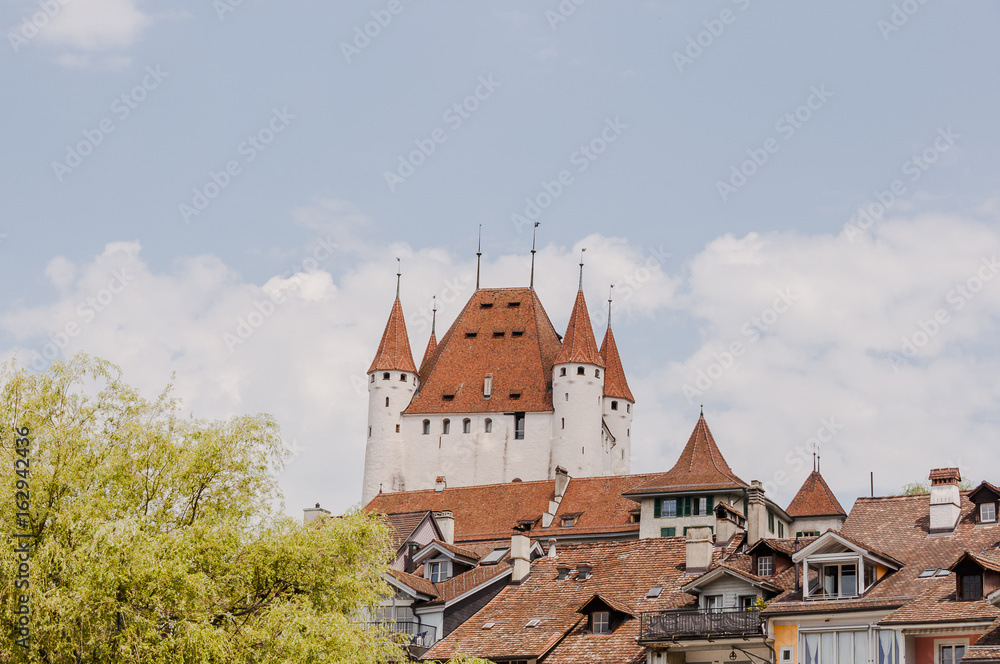 Thun, Stadt, Altstadt, Schloss, Schloss Thun, Stadtmauer, historische Häuser, Altstadthäuser, Stadtrundgang, Frühling, Sommer, Schweiz