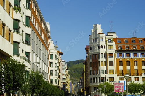 paísaje urbano de ciudad del país vasco 
