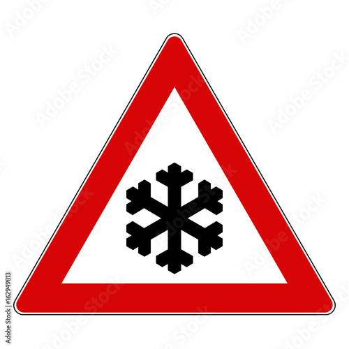 Verkehrsschild Gefahr Schnee oder Eisglätte 