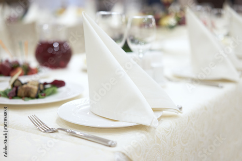 table setting in restaurant