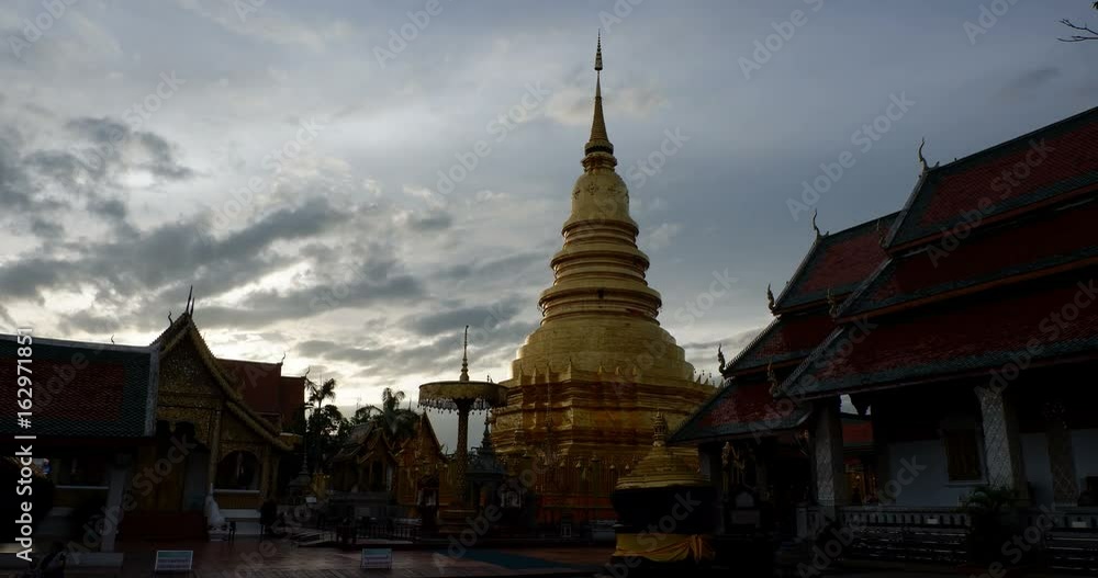 Timelapse at Wat Phra That Hariphunchai in the evening, Lumphun, Thailand. Timelapse at Wat Phra That Hariphunchai in the evening, Lumphun, Thailand.