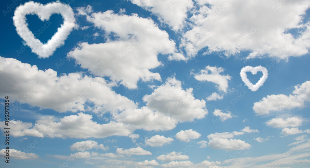 Obraz premium Romantic concept with clouds on sky
