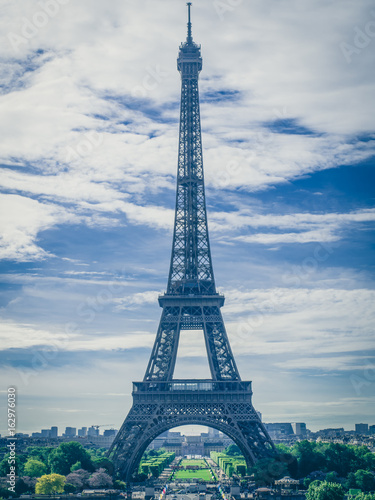 Fototapeta Naklejka Na Ścianę i Meble -  View of Eiffel Tower from Trocadero. Eiffel tower, Paris, France