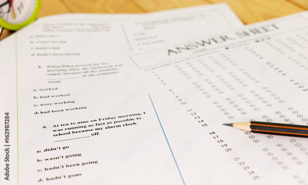 Obraz premium English grammar test sheet