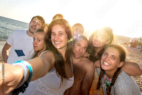 Friends in Summer taking a selfie