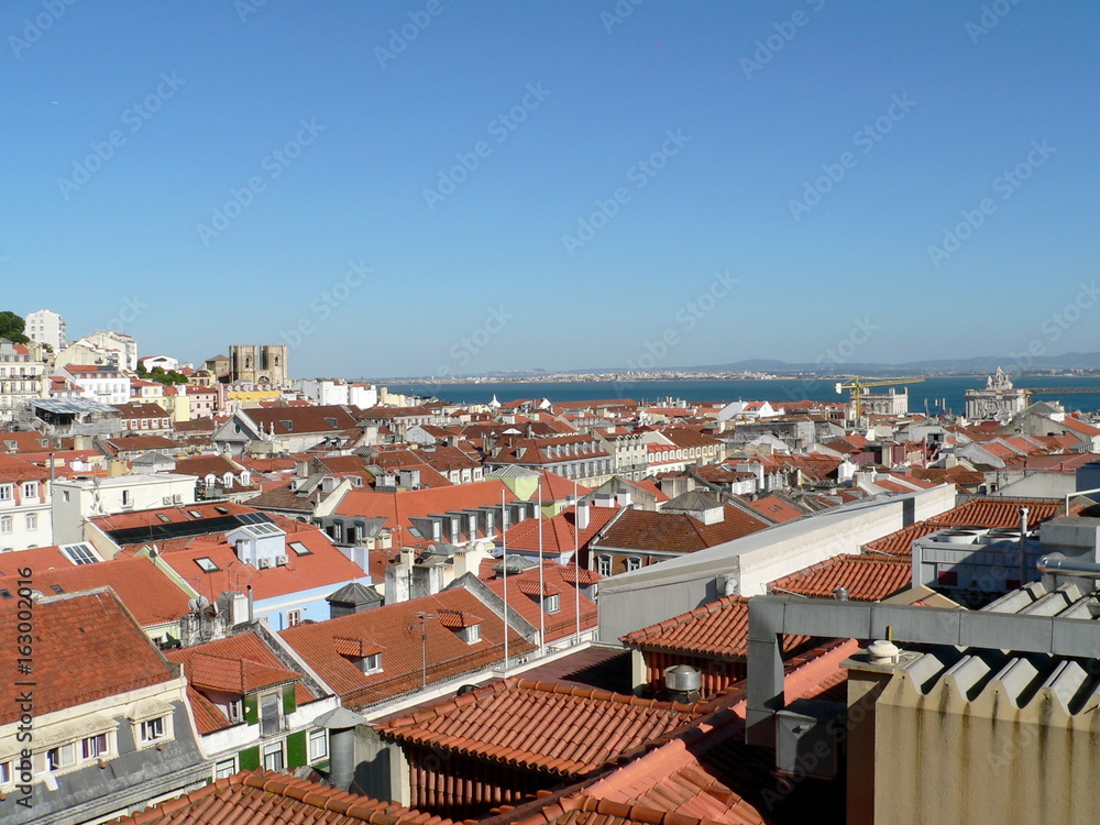 Lissabon, Blick über die Dächer vom Stadtviertel Baixa