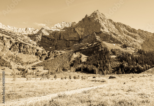 karwendel mountains photo