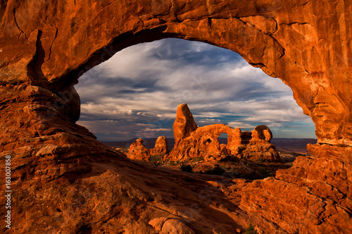 Leinwand Poster View of Turret Arch in Arches National Park, Utah, USA