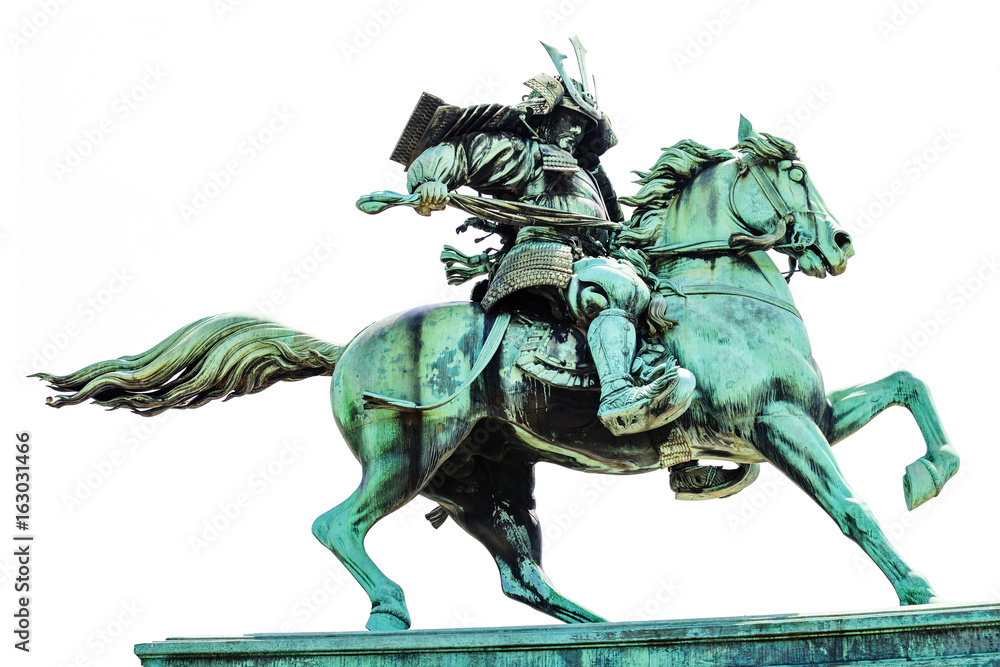 Fototapeta premium pomnik samuraja Kusunoki Masashige na białym tle