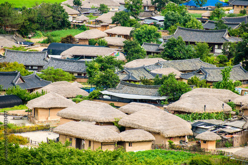 Traditional houses in Korea and Andong Hahoe Village, famous for the birthplace of famous scholars of the Joseon Dynasty. (Hahoe village in South Korea is UNESCO world heritage site.)