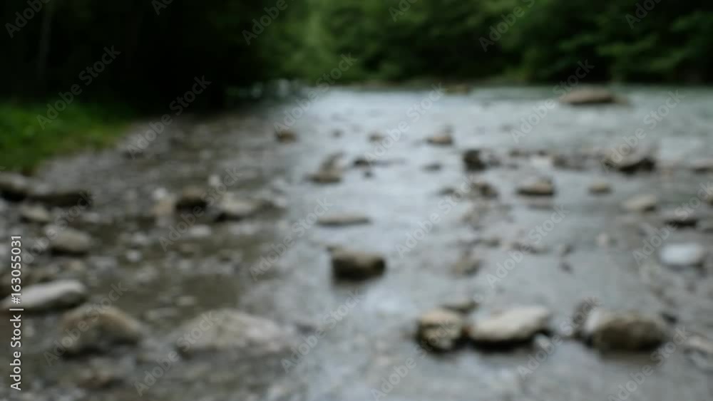 Fluss Tretach im Allgäu bei Oberstdorf .unscharf auf scharf Fluss Tretach im Allgäu bei Oberstdorf .unscharf auf scharf