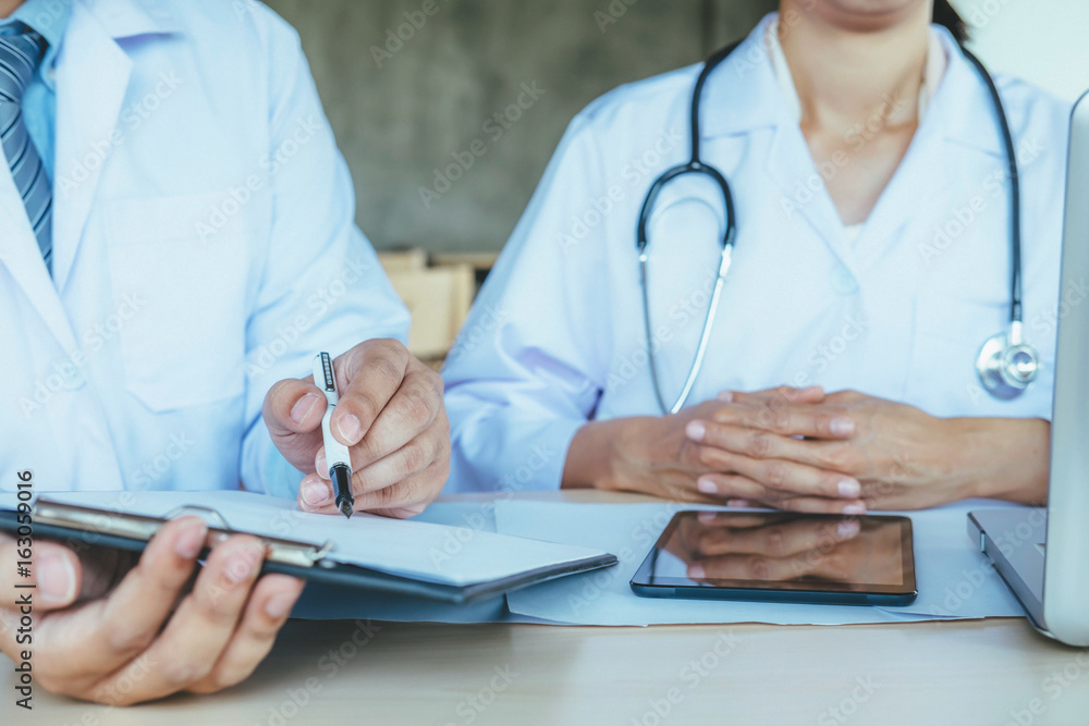 Doctors teamwork discuss meeting. Doctors teamwork discuss meeting.