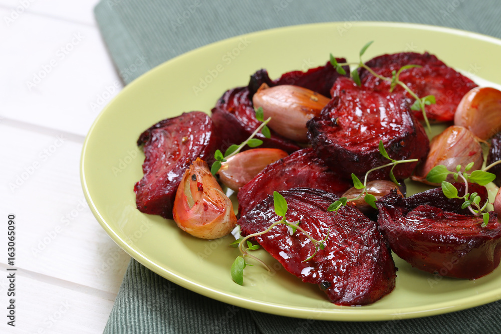 baked beetroot with garlic and thyme