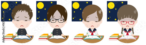 夜中に勉強する学生セット　疲れ