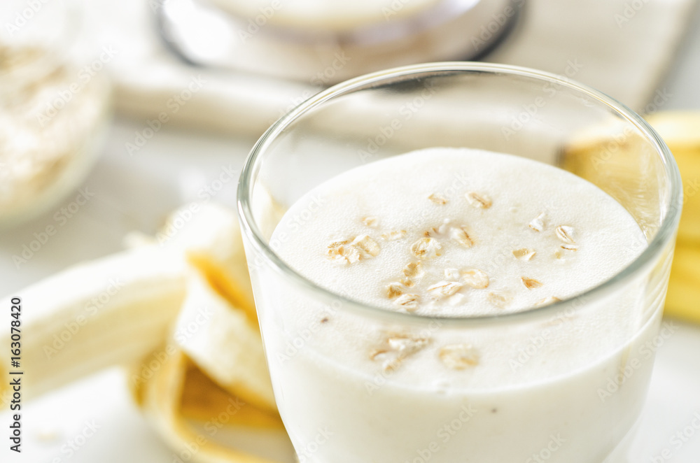 Useful smoothies with a banana and oatmeal. Banana milkshake with oats. Useful smoothies with a banana and oatmeal. Banana milkshake with oats.