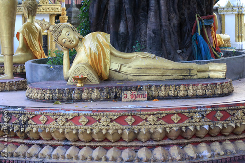 Bouddha du Mardi. Wat Inpeng. Temple of the Heavy Buddha. Vientiane. Laos. / Buddha Tuesday. Wat Inpeng. Vientiane. Laos. ... photo