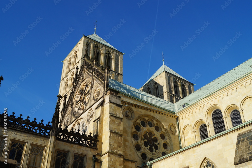 St.Paulus-Dom in Münster - seitlich von unten betrachet