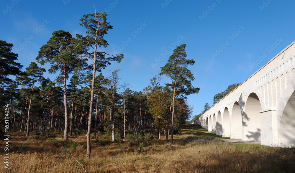 Aqueduc de la Vanne et forêt de Fontainebleau