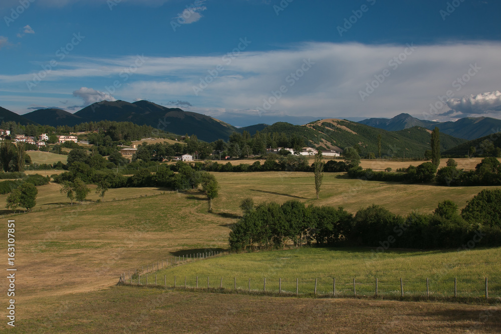 Paesaggio rurale di campagna nei pressi di Monteleone di Spoleto