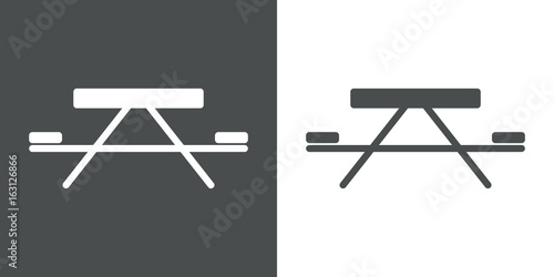 Icono plano mesa camping gris y blanco