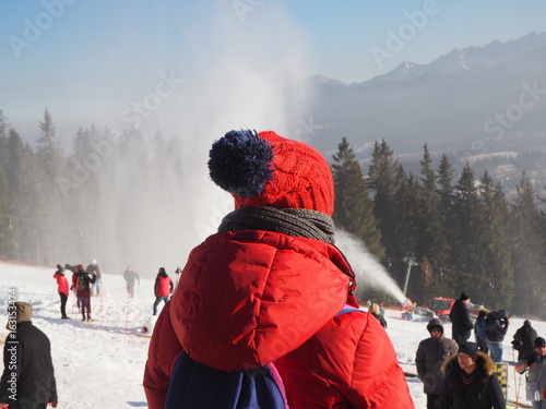 Dziewczyna na stoku photo