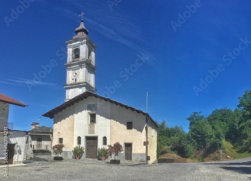 chiesa di San Sebastiano a Gambasca in provincia di Cuneo