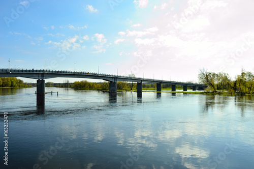 Most nad rzeką © W Korczewski