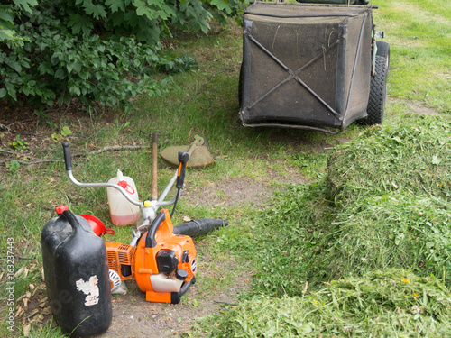 Rasen mähen Hausmeister Dienstleistung  photo