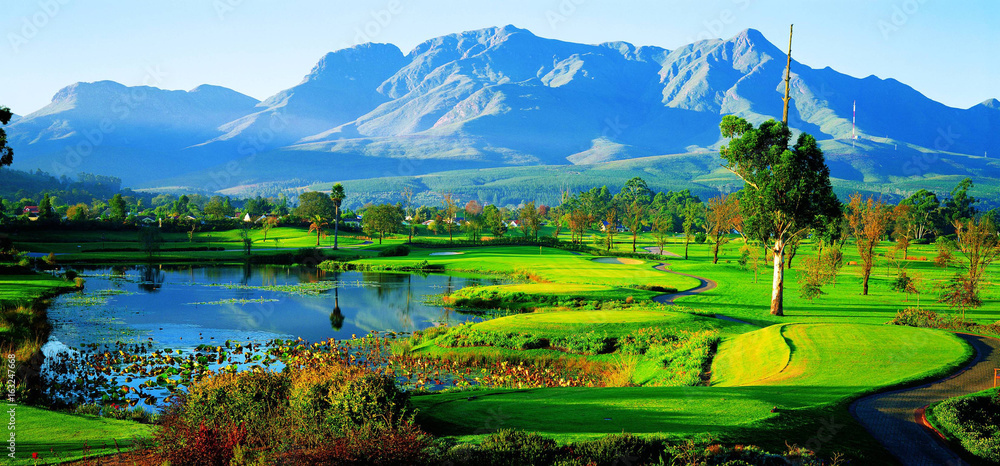 Der Fancourt Golf Country Club in George an der Garden Route in Südafrika. Fancourt Golf and country club in George in the heart of the garden route.