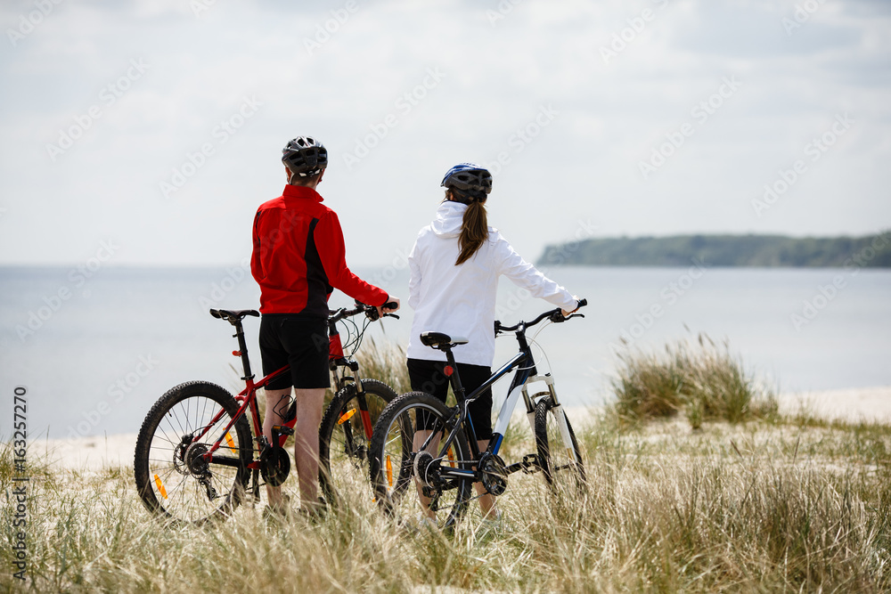 Fototapeta premium Healthy lifestyle - people riding bicycles 