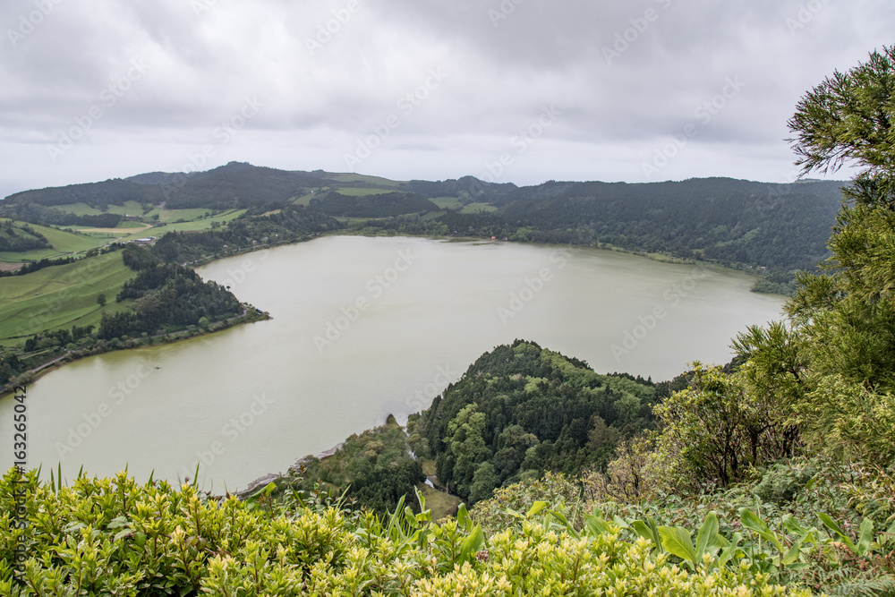 Blick vom Pico Ferro auf  den Lagoa Velha