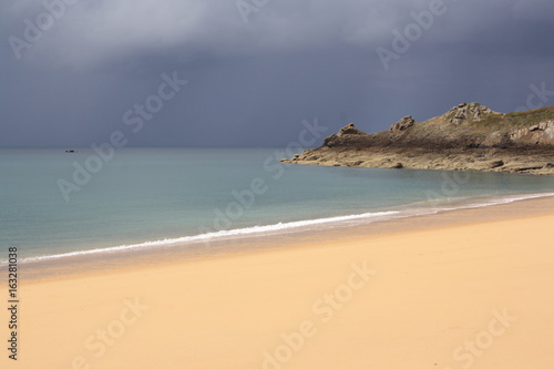 Fototapeta Naklejka Na Ścianę i Meble -  plage après l'orage