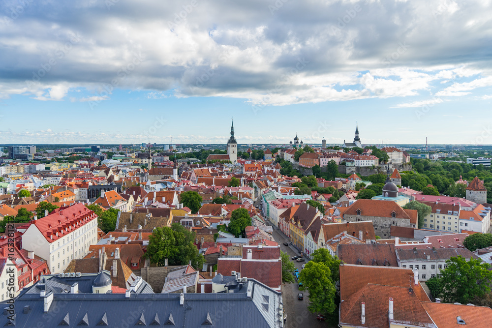 Obraz premium Scenic summer panorama of the city Tallinn, Estonia