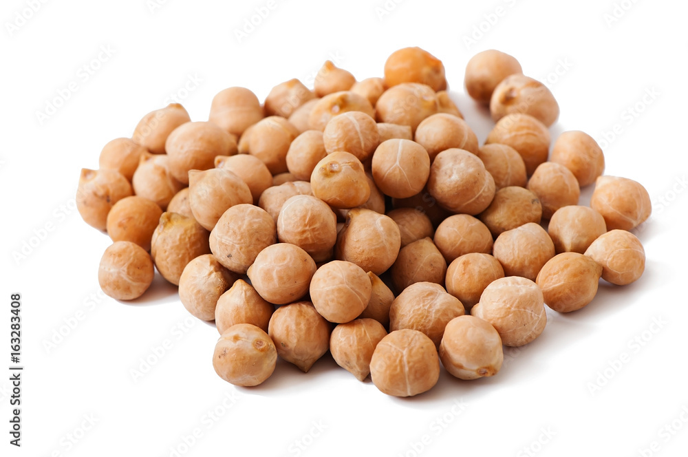 Obraz premium Peas chickpeas isolated on white background.