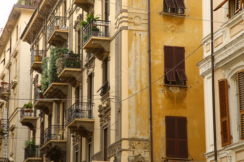Fototapeta Naklejka Na Ścianę i Meble -  Typical mediterranean facade in Italy