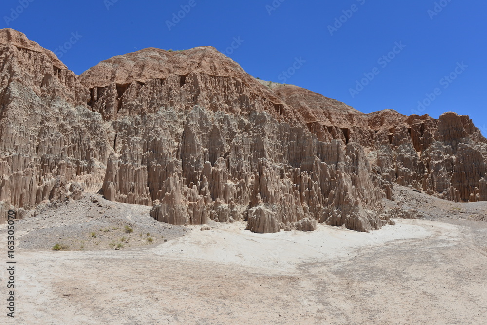 Fototapeta premium Cathedral Gorge State Park in Nevada 