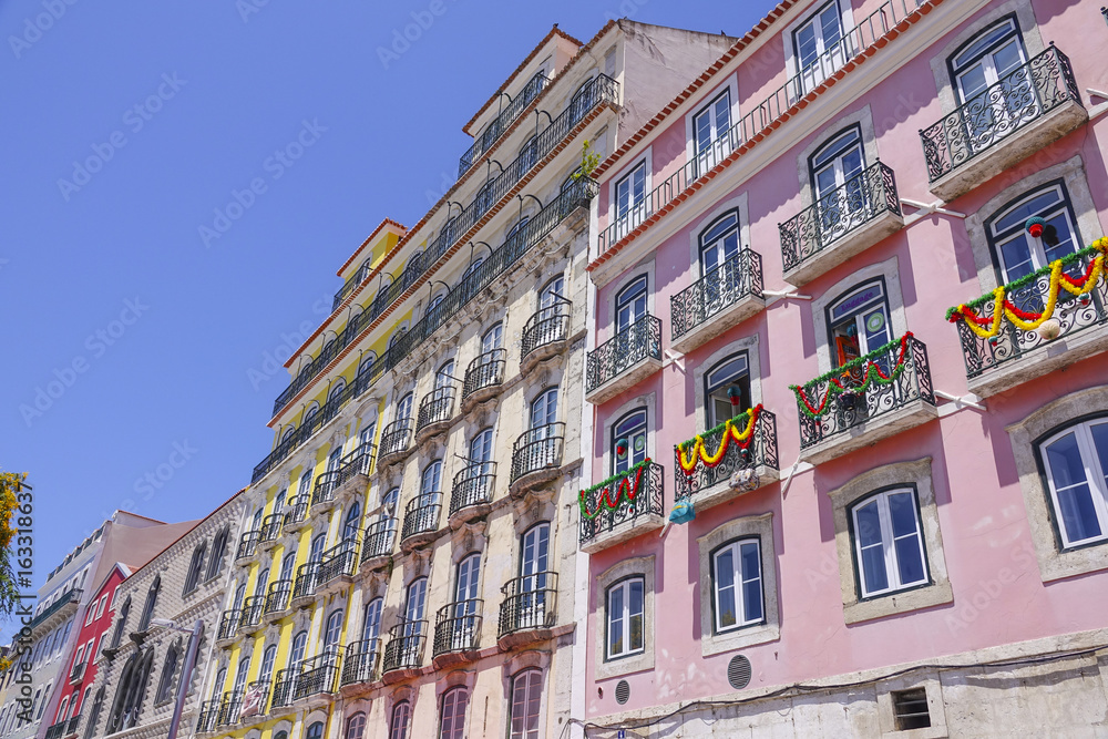 Amazing house fronts in the city of Lisbon