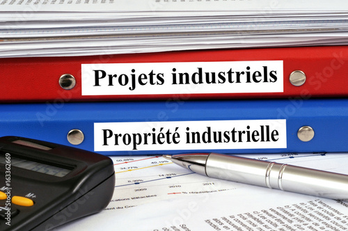 Dossiers projets industriels et propriété industrielle photo