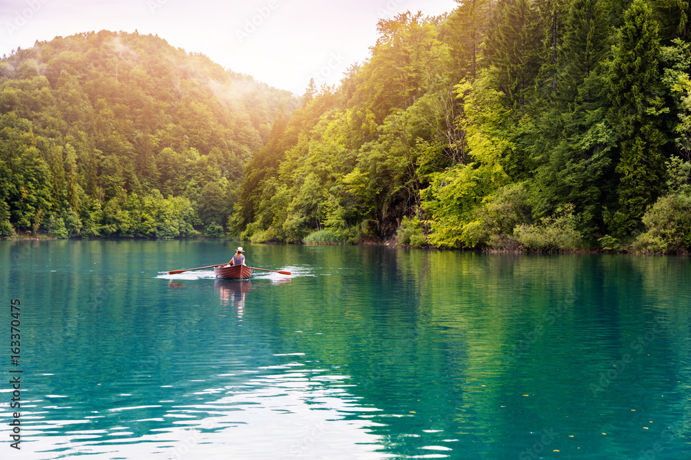 ride in a rowboat in Plitvice national lakes park