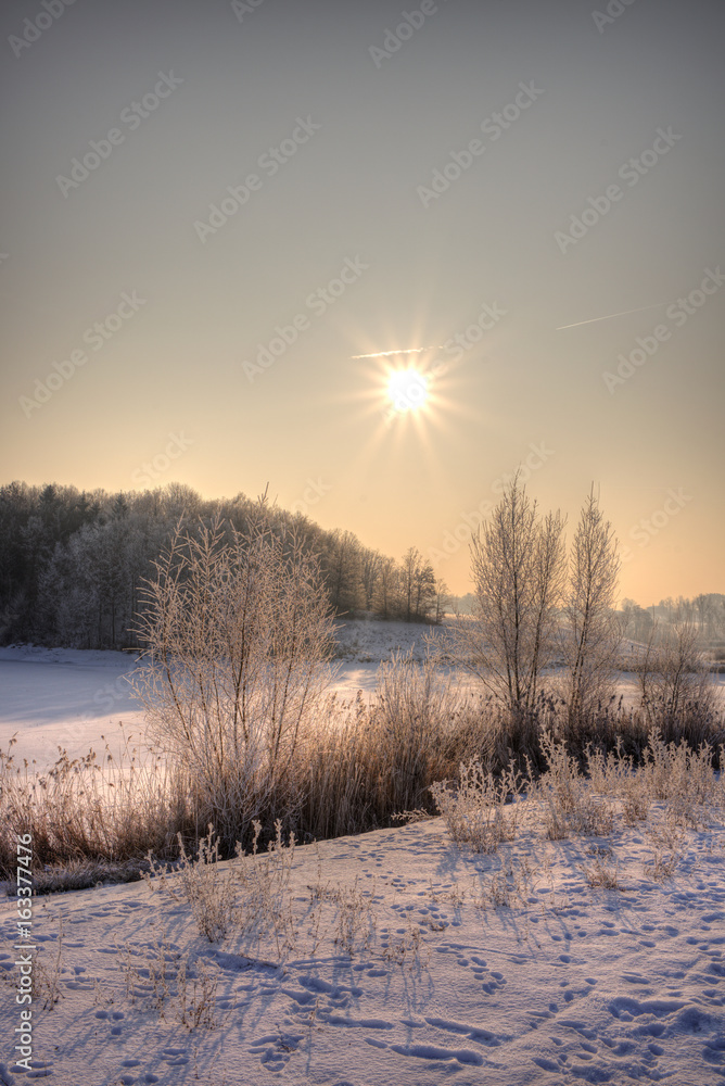 Sonnenstrahlen an einem Wintermorgen Sonnenstrahlen an einem Wintermorgen