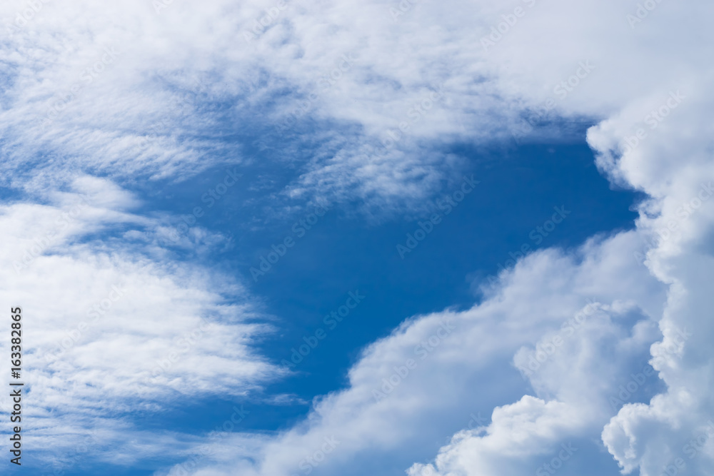 Obraz premium Blue backdrop in the air