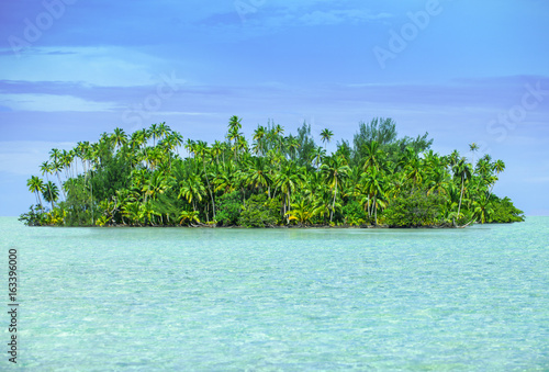 Fototapeta Naklejka Na Ścianę i Meble -  plage de reve avec lagon turquoise, polynésie, tahiti