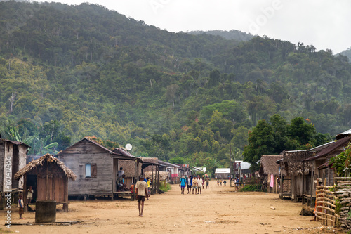 Obraz na płótnie Local people walking around in the village of Benjana, Madagascar, on September 22, 2013 w salonie