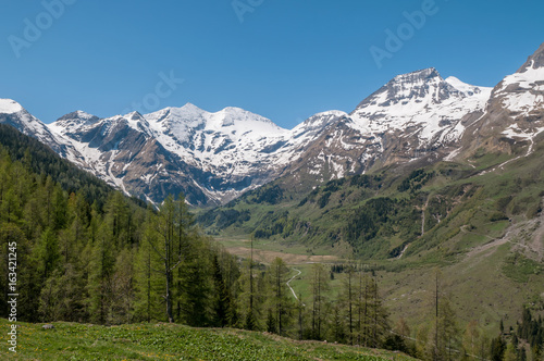 Beautiful snowy mountains on the way to Grossglockner, Austria. © Wipark